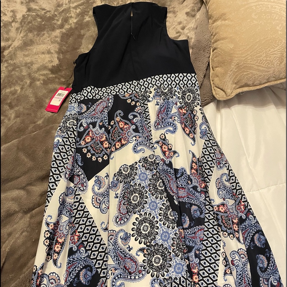 Pretty dress by Vince Camuto!